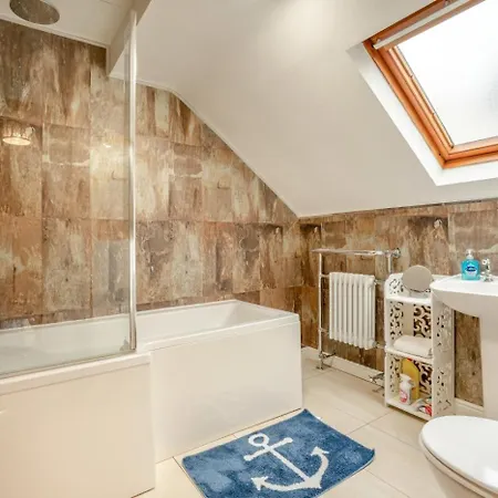 Holiday home 4 Bed In Oc-w506 *