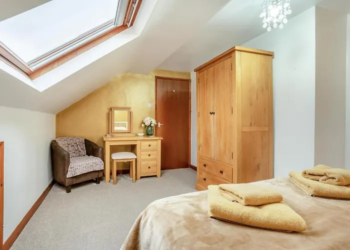 4 Bed In Oc-w506 Holiday home