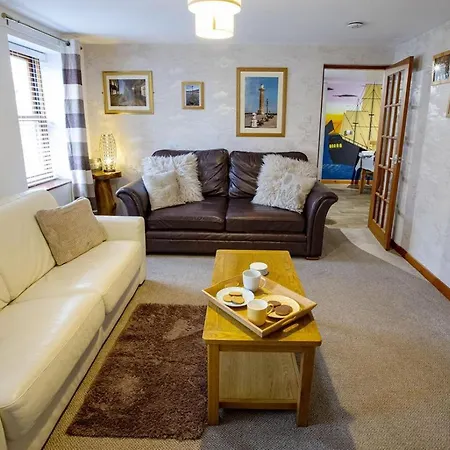 4 Bed In Whitby Oc-W506