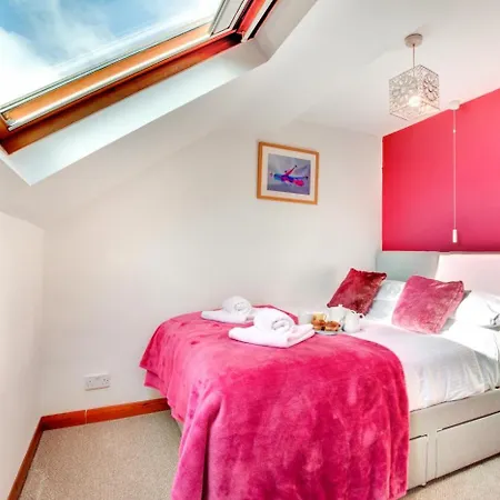 4 Bed In Whitby Oc-W506