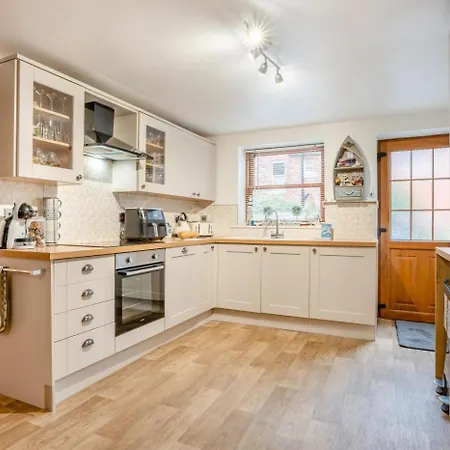 Prázdninový dům 4 Bed In Oc-w506